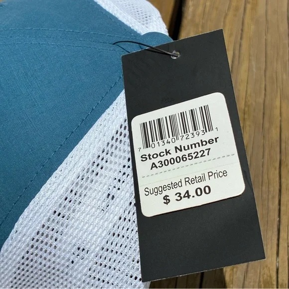 NWT Ariat Blue and White Mesh Cap with Red Trim - Picture 3 of 10